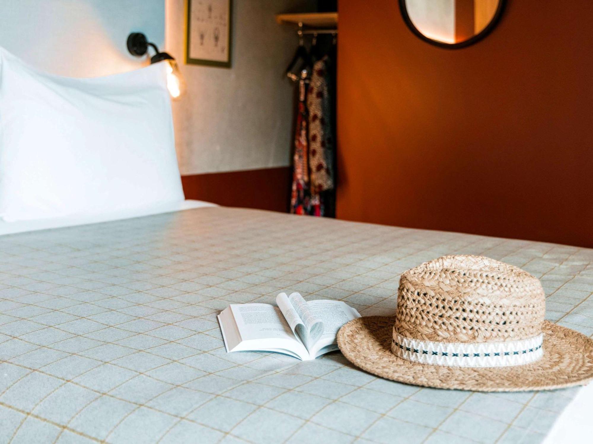 Greet Hotel La Rochelle Centre Экстерьер фото